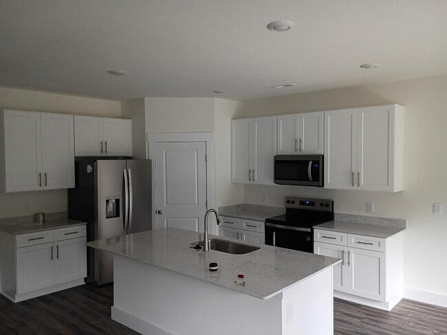 Photo - 678 St Andrews Dr