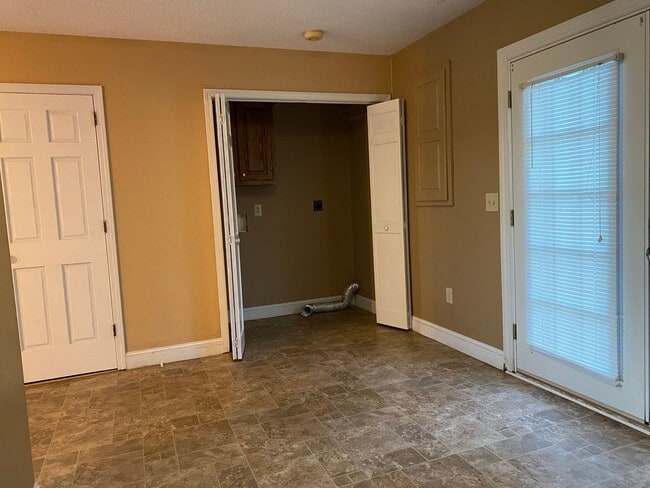 Photo - Lovely 2 bedroom Townhome