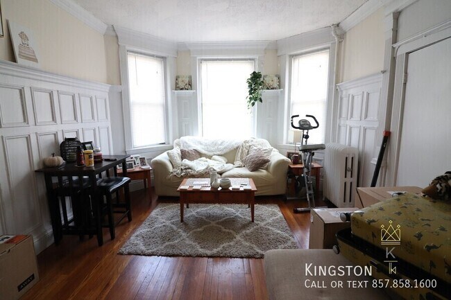 Building Photo - 1963 Commonwealth Ave Unit 5R