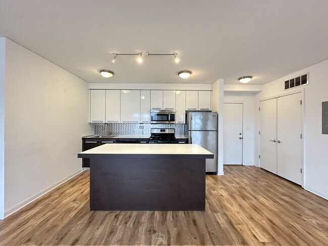 Photo - 1544 W Glenlake Ave Unit A4