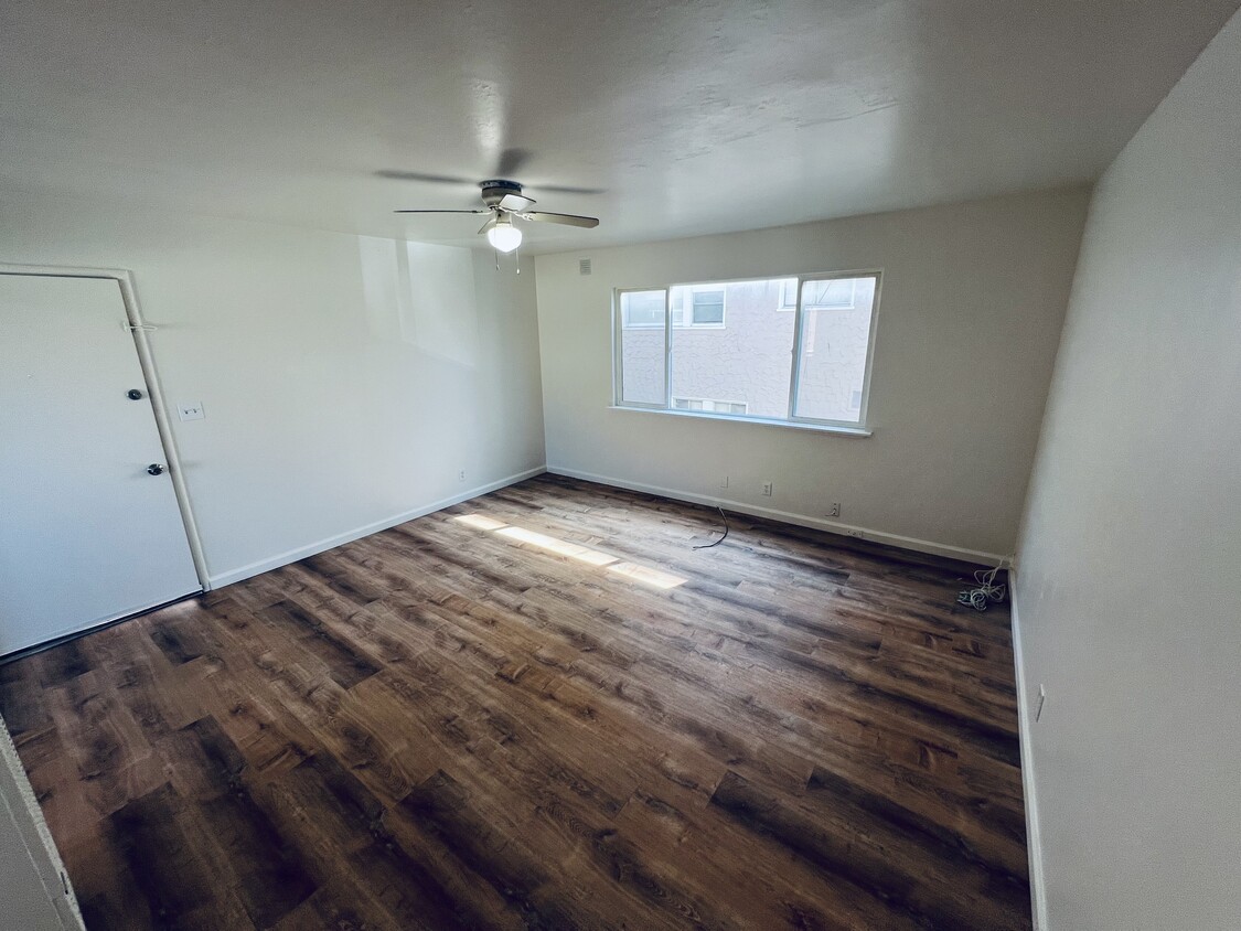 Photo - 3037 Capp St (Oakland, CA)