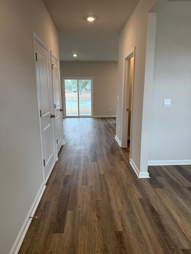 Photo - 4 BEDROOMS in Central Conway Location in Kingston Bay! Beautiful Pond View!