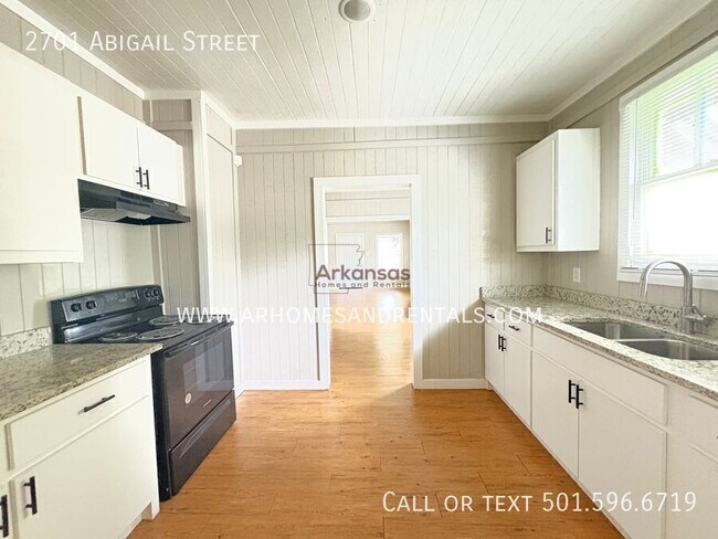 Photo - 2701 Abigail St