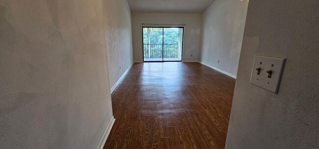 Photo - 7879 Willow Spring Dr Unidad 923