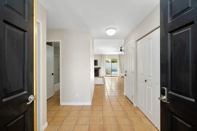 Photo - 864 S Mountain View Dr