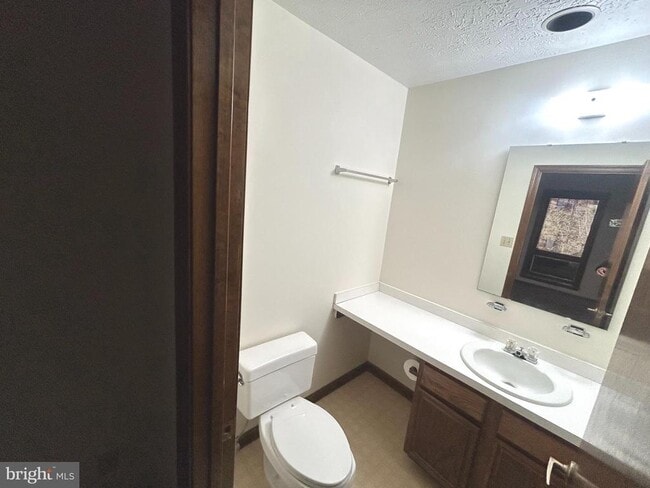 Photo - 23240 Chestnut Oak Ct Unit 6D