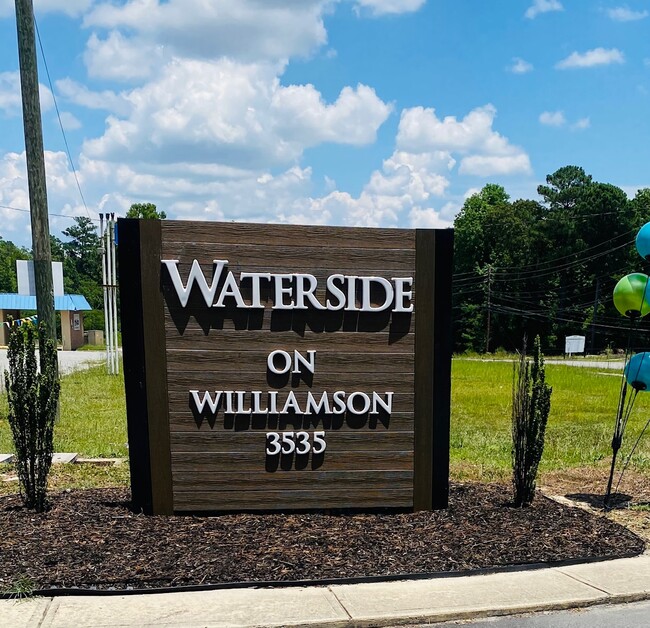 Waterside on Williamson - Waterside on Williamson Apartments