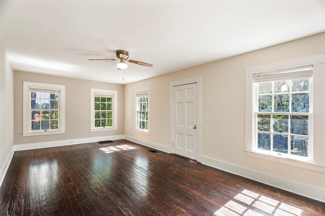 Photo - 1924 Avenue N