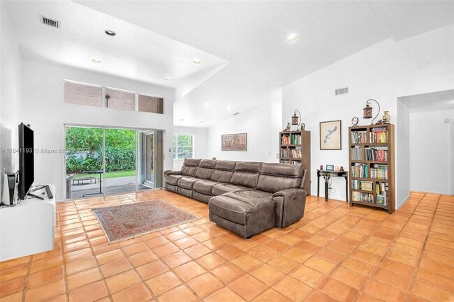 Photo - 9690 NW 39th St