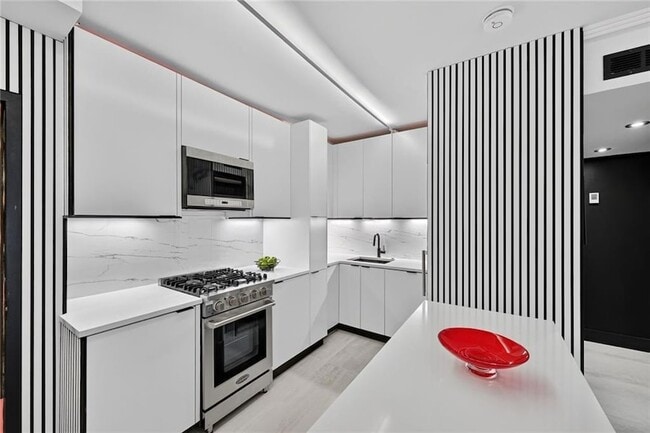 Photo - 2285 Peachtree Rd NE Unit 706