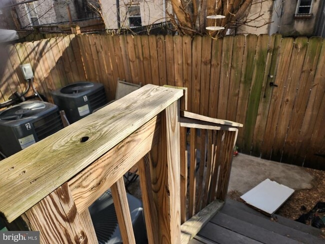 Photo - 1624 Fontain St