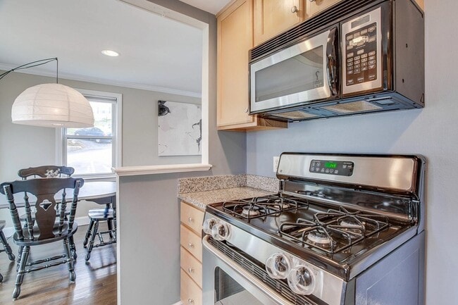 Photo - 474 Summer St Unidad 474