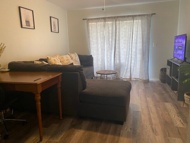 Photo - 1560 University Ln Unit 606