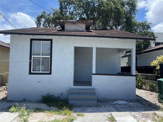 Building Photo - 1800 SW 3rd St Rental