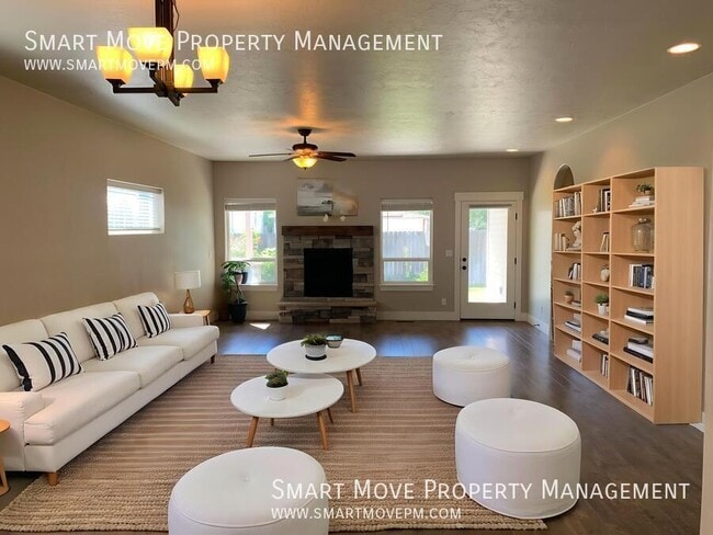 Photo - 9445 W Woodland Ln