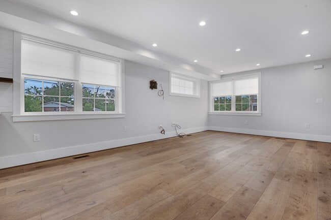 Photo - 5226 11th St NE