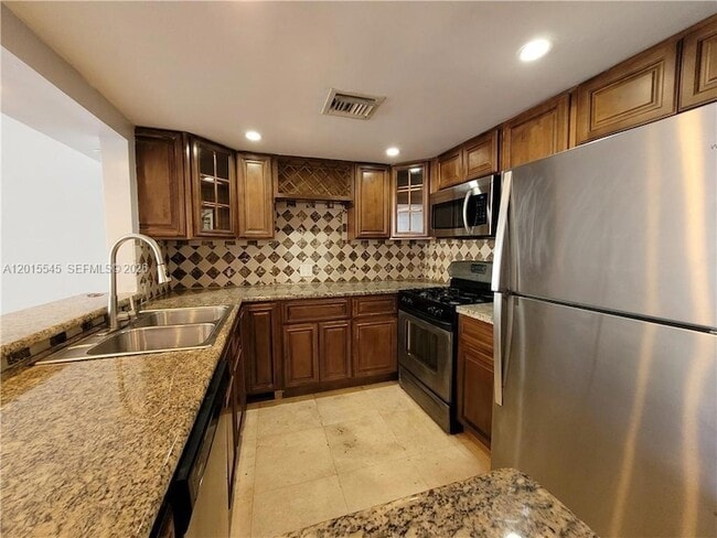 Building Photo - 2175 NE 170th St Unit 108