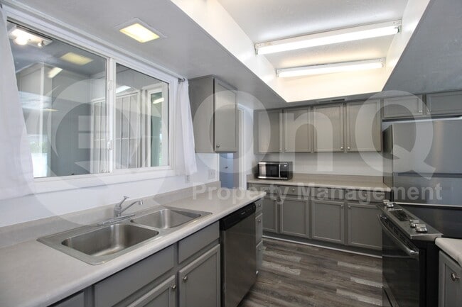 Photo - 124 E Minton Dr