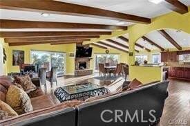 2440 Los Alisos Dr