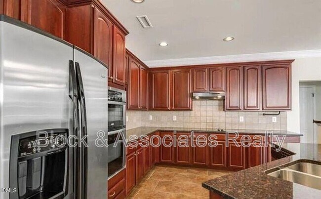 Photo - 359 Ashdale Dr