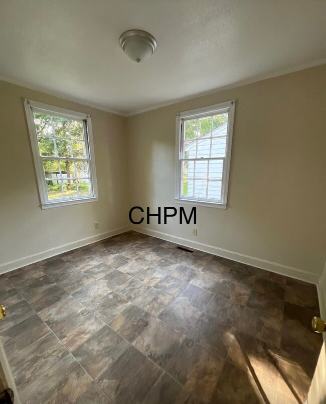 Photo - 414 W Baptist St