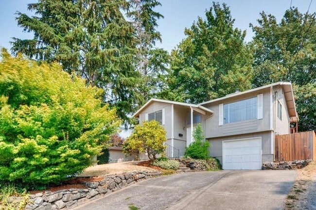 Photo - Gorgeous 3 Bedroom Home near Ruston Way!