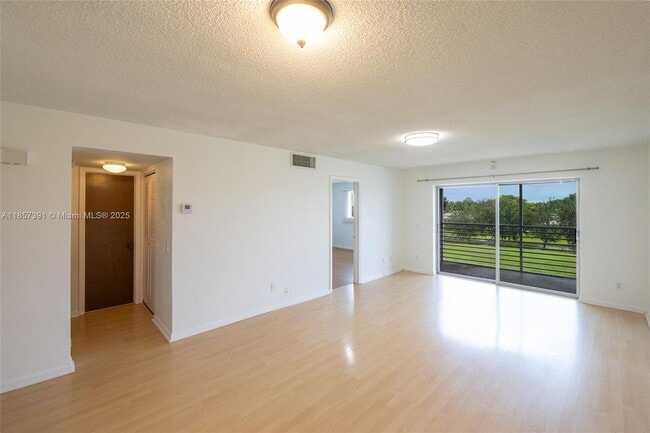 Photo - 2471 SW 82nd Ave