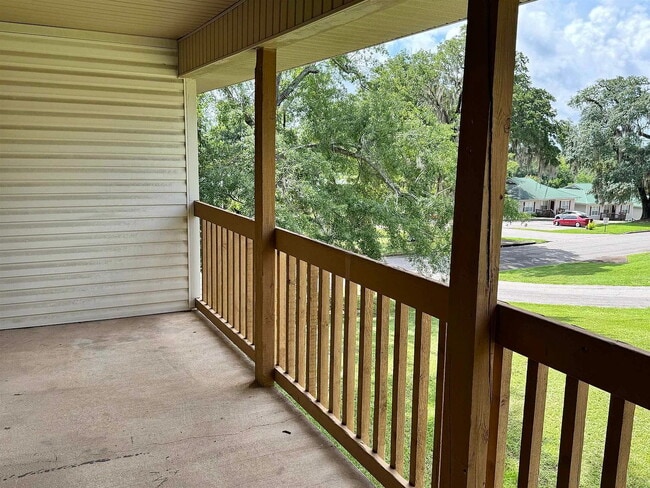 Spacious 2BR Condo with Private Baths, Fireplace, Balcony & Pool View – Close to FSU & TCC