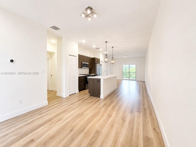 Photo - 8015 NW 104th Ave Unidad 21