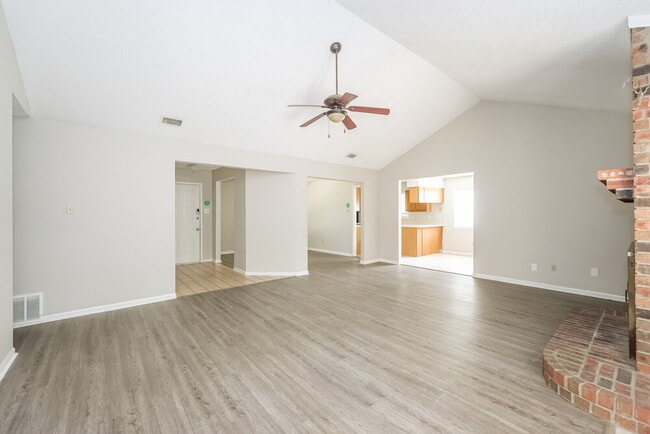 Photo - 241 S MacArthur Blvd