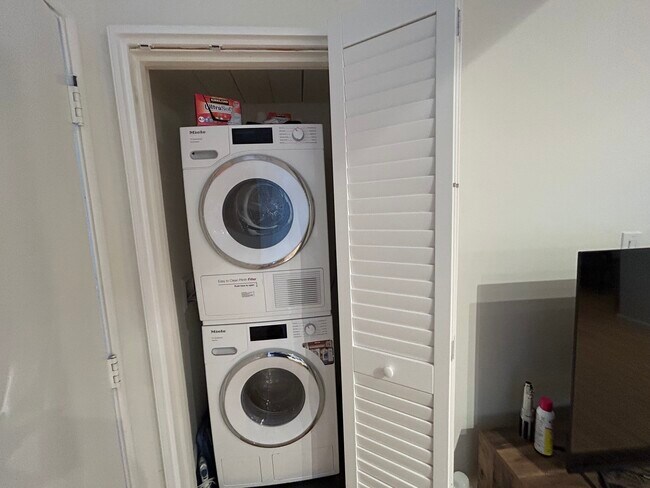In Unit Washer and Dryer