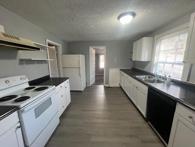 Photo - 800 Spring St