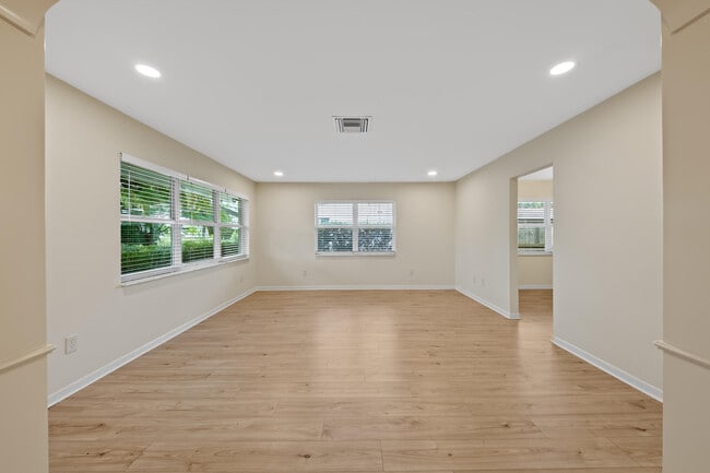 Photo - 129 Alhambra Pl