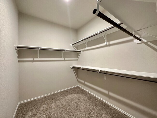Photo - 5410 Pembrokeshire Cir