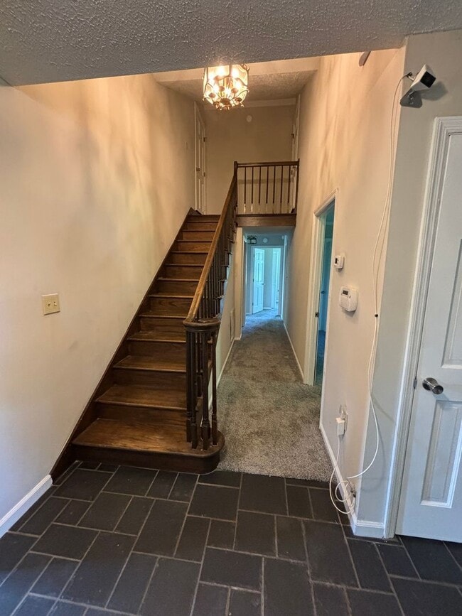 Photo - 985 Pineland Ave
