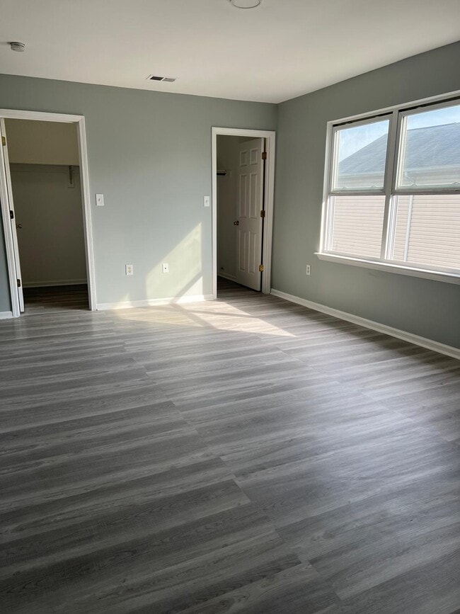 Master bedroom - 44 Elwood Ave Unit 44 Elwood ave 3 bedroom