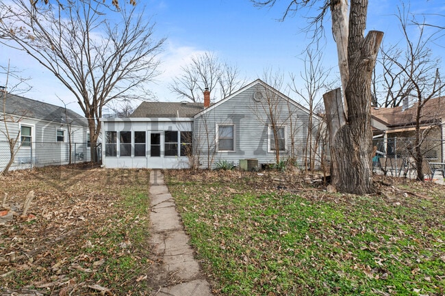 Photo - 1913 N Hood St