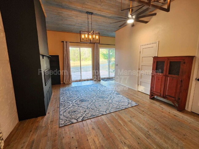 Photo - 20 Lilac Ln