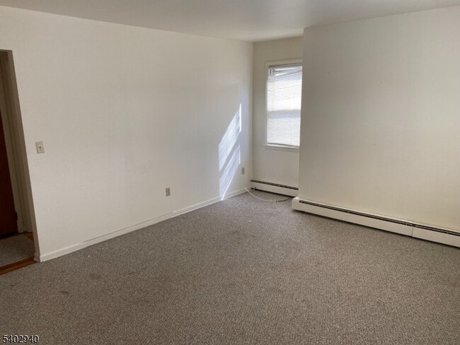 Photo - 172 Kanouse St