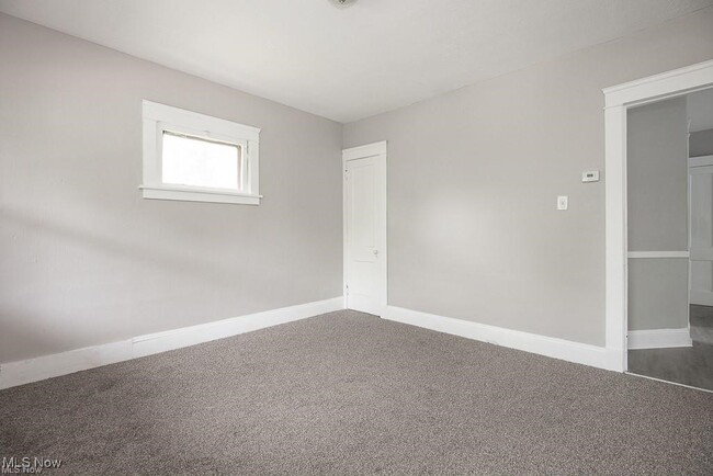 Photo - 15517 Kipling Ave