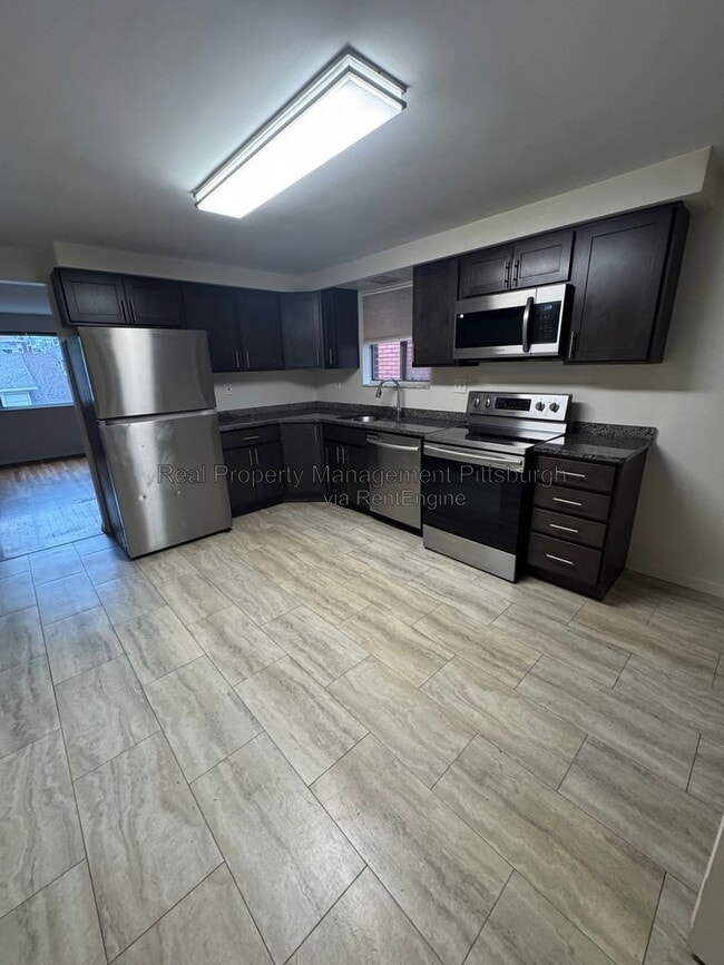 16 Sumner Ave Unit 2