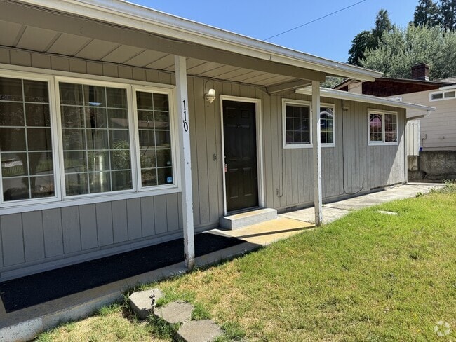 Building Photo - 110 NE Isabell Ave Rental
