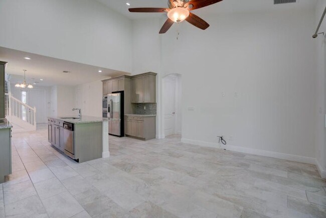 Photo - 209 Diamante Way