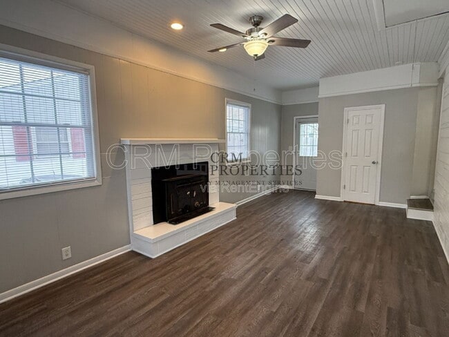 Photo - 513 James Dr