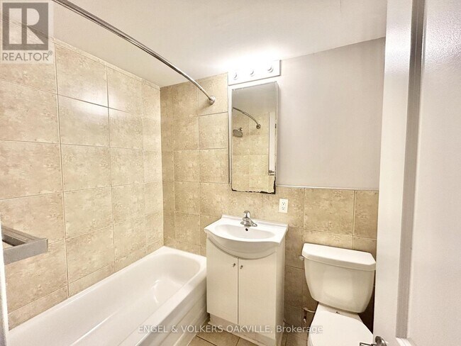 Photo - 100 Twenty Fifth St Unit 14