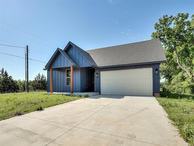 1925 E Springer Ave