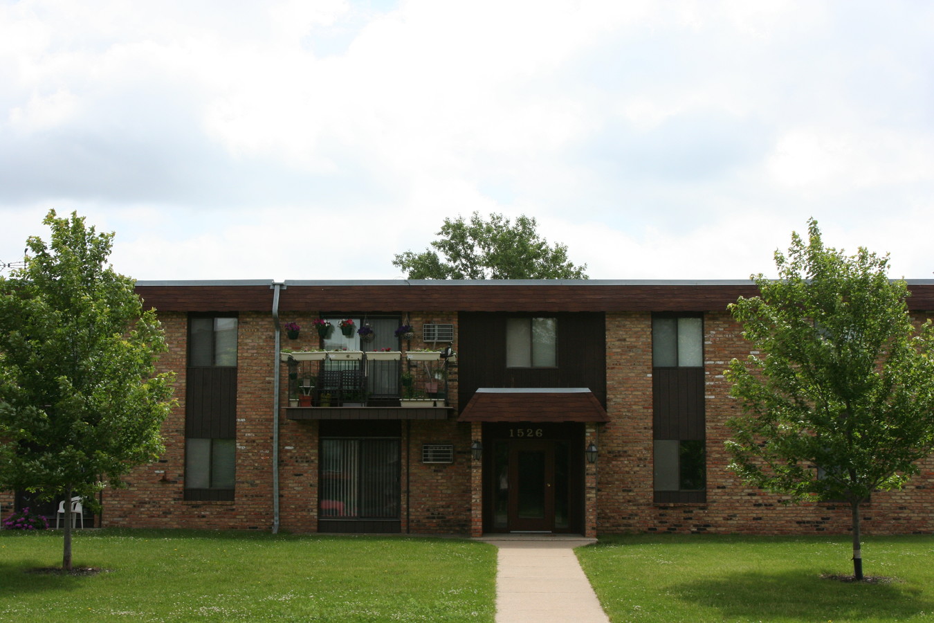 Allen Avenue - Allen Avenue Apartments