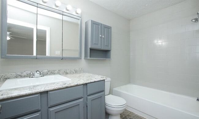 Building Photo - 19438 Cypress River Dr