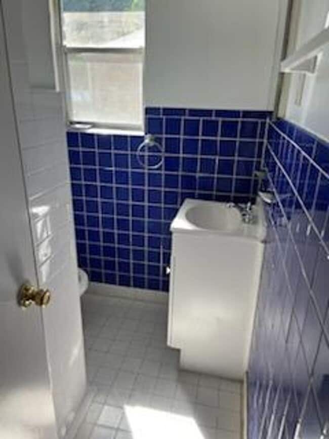 Photo - Available Now! MOVE IN SPECIAL HALF OFF FI...