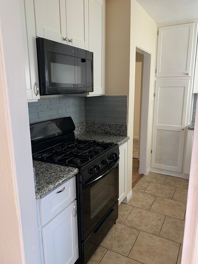 Photo - 3043 Franklin Ave Unit 3043